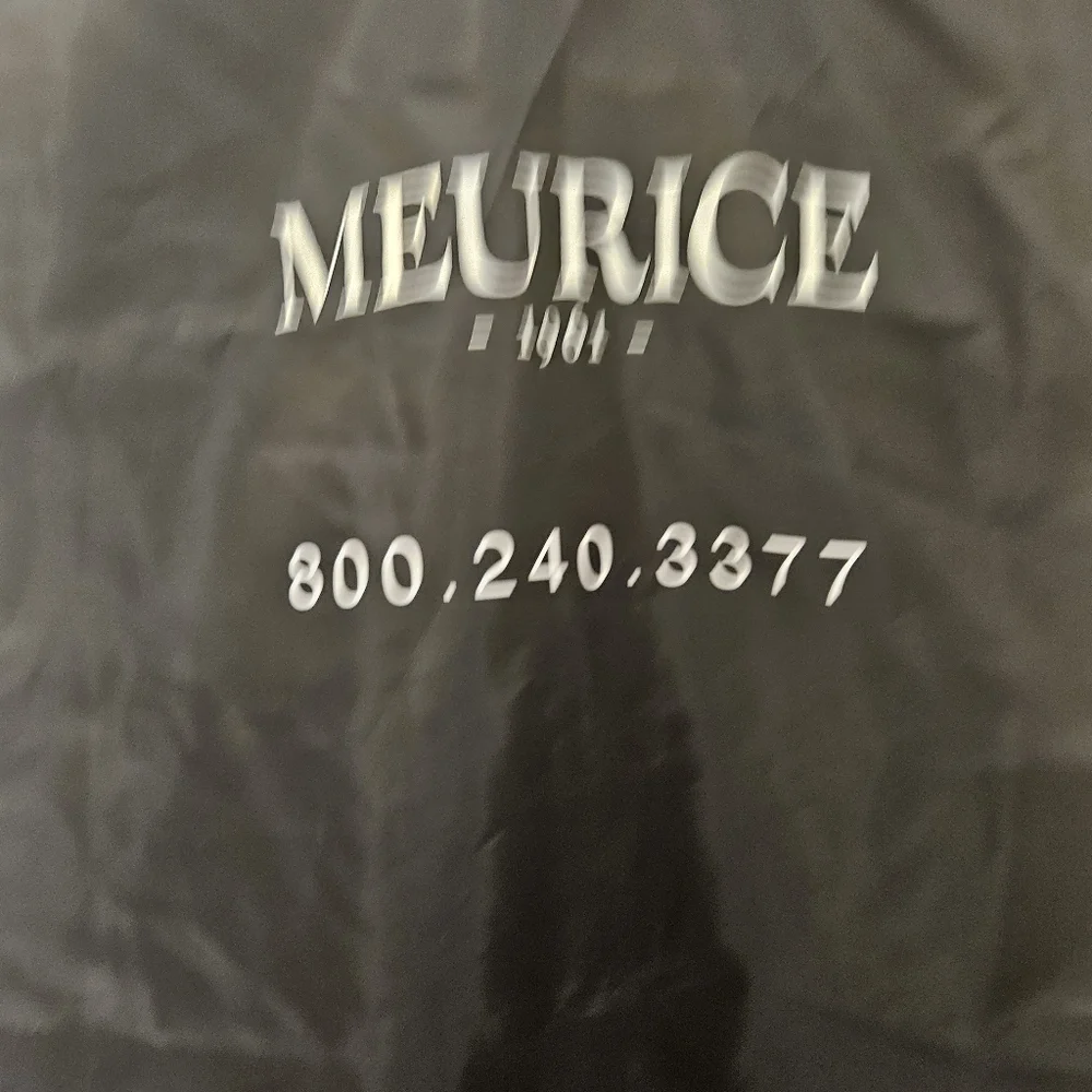 Meurice eco 2 in 1 garment bag/ suit carrier with straps and tag